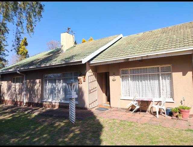 3 BEDROOM HOUSE FOR SALE IN PIONEER PARK